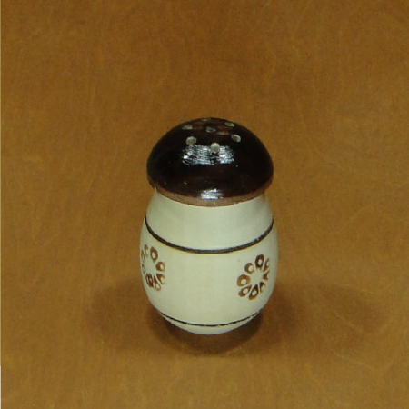 Medinė druskinė "Grybukas" - ruda kepurėlė