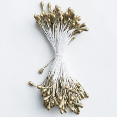 Auksinės spalvos kuokeliai